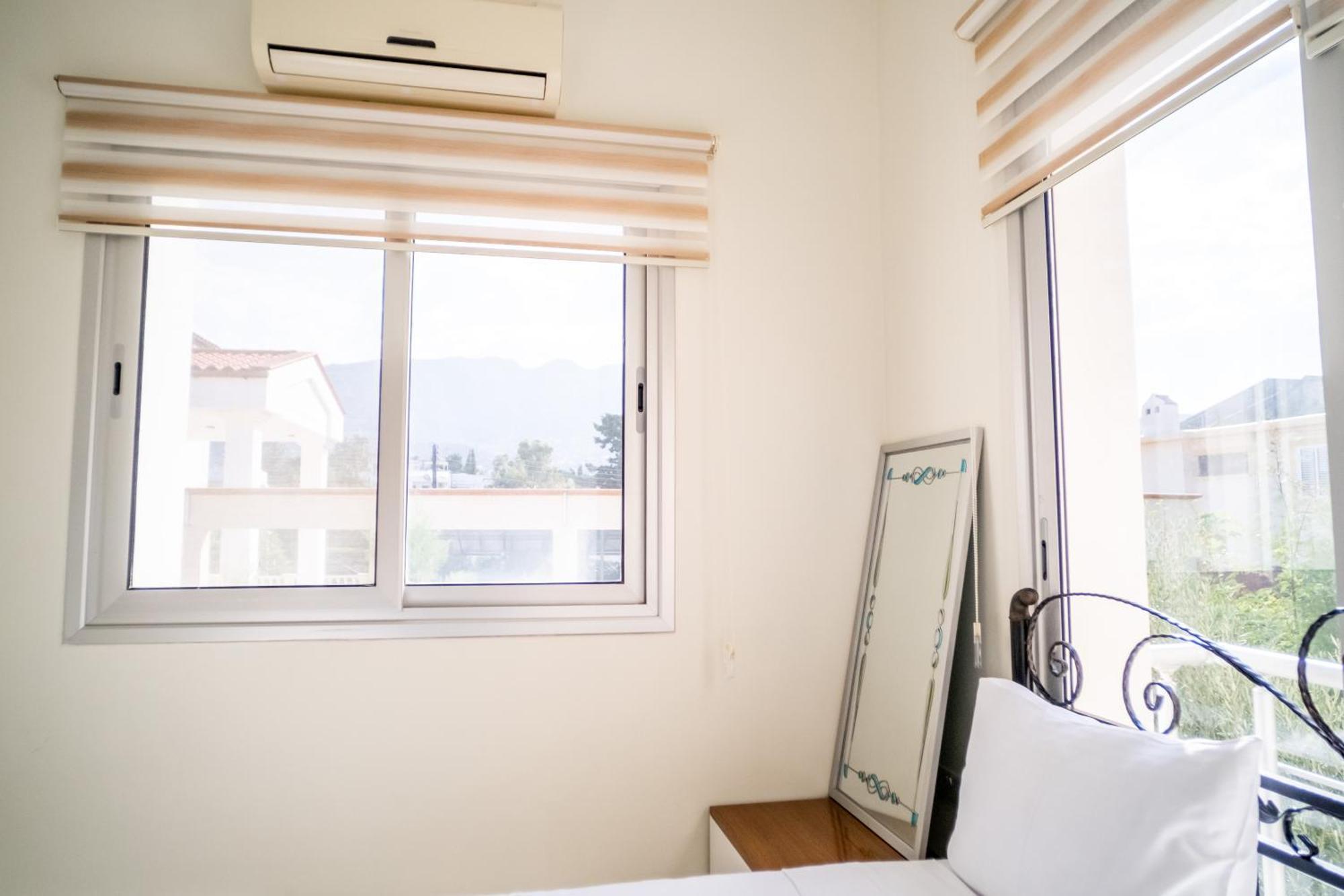 Romantiс Two-Bedroom Apartment With Sea View Girne Dış mekan fotoğraf