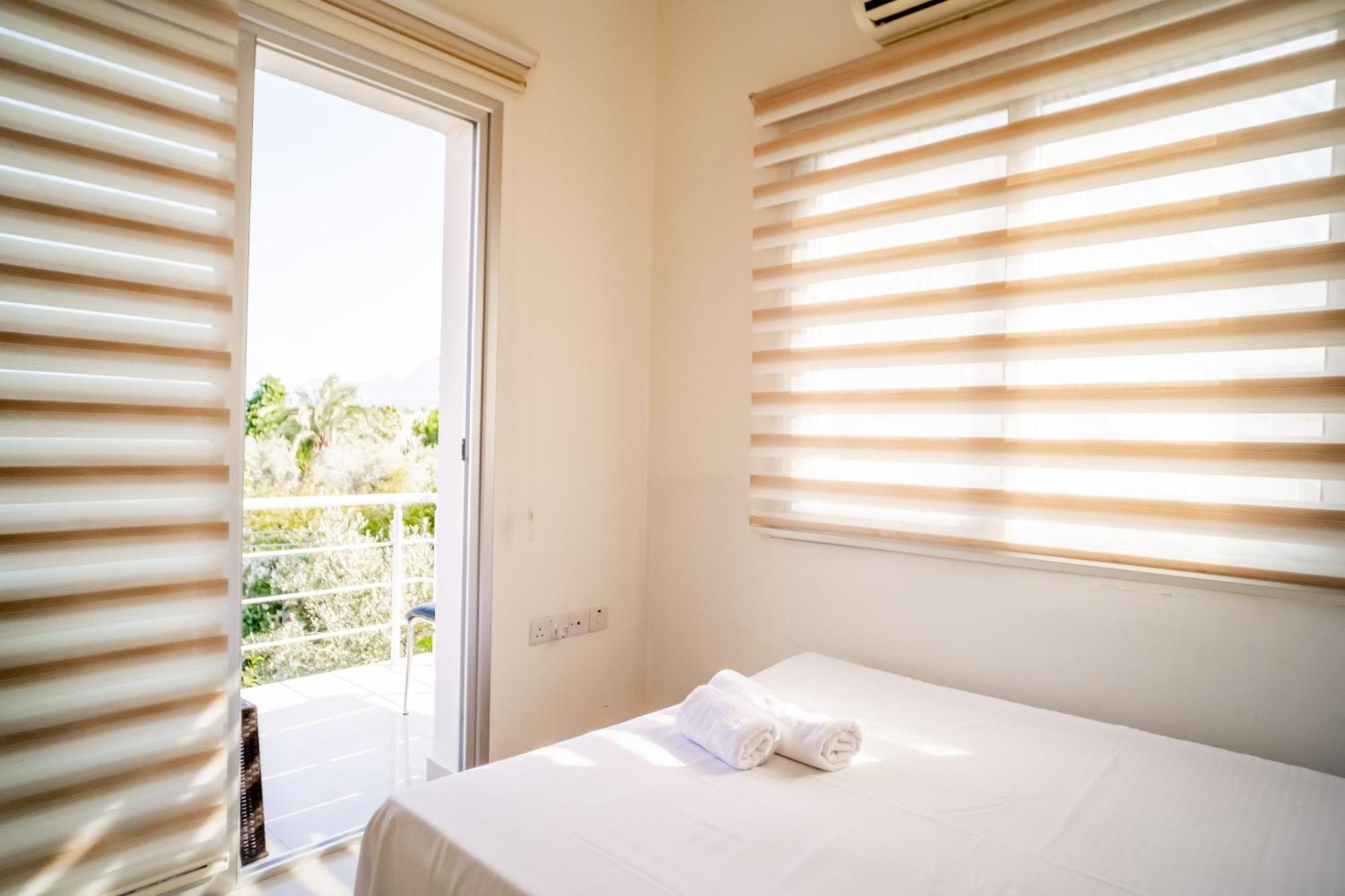 Romantiс Two-Bedroom Apartment With Sea View Girne Dış mekan fotoğraf