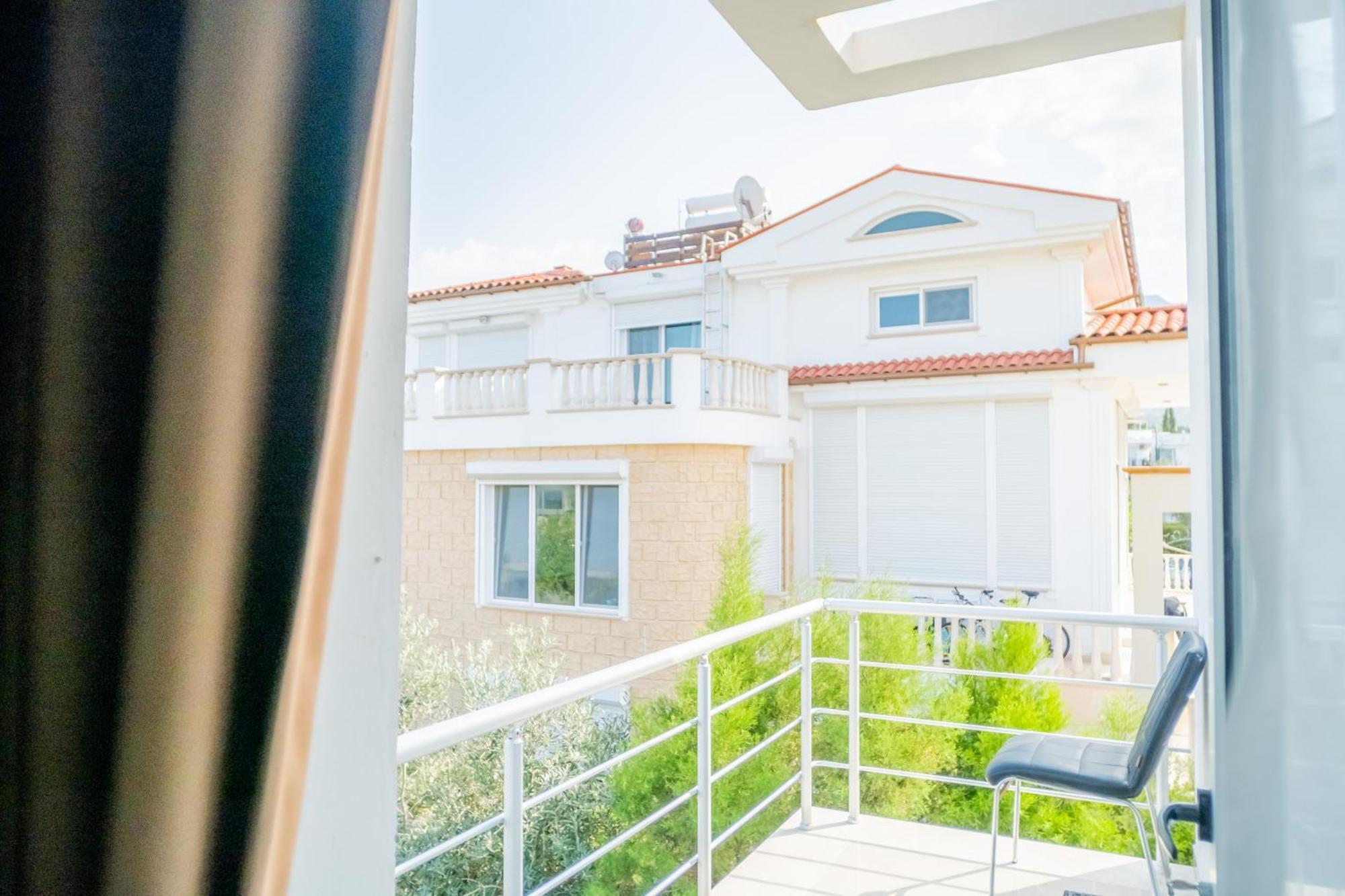 Romantiс Two-Bedroom Apartment With Sea View Girne Dış mekan fotoğraf
